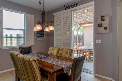 Just Listed! 1635 Monaco Ln 3bd/2ba Clovis Beauty! $284,999